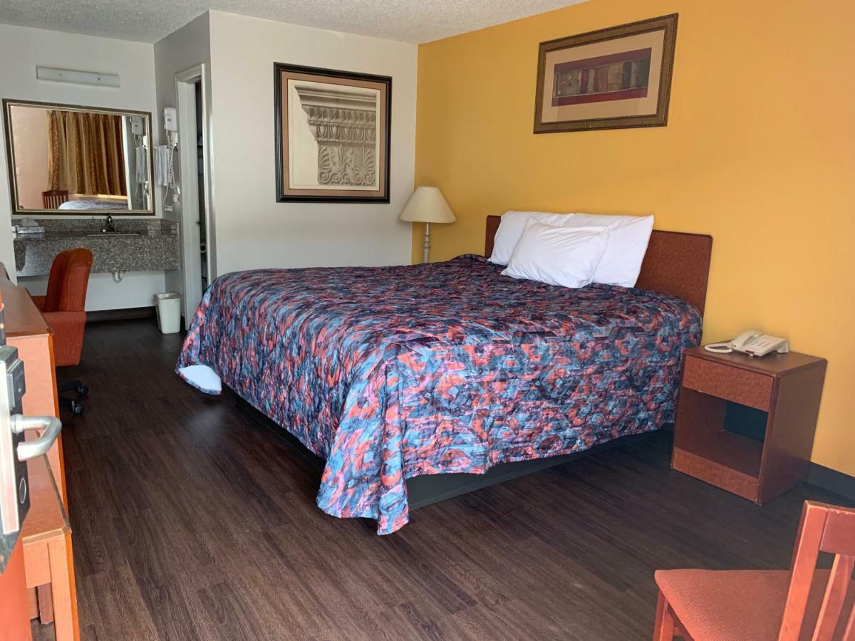 Economy Inn *